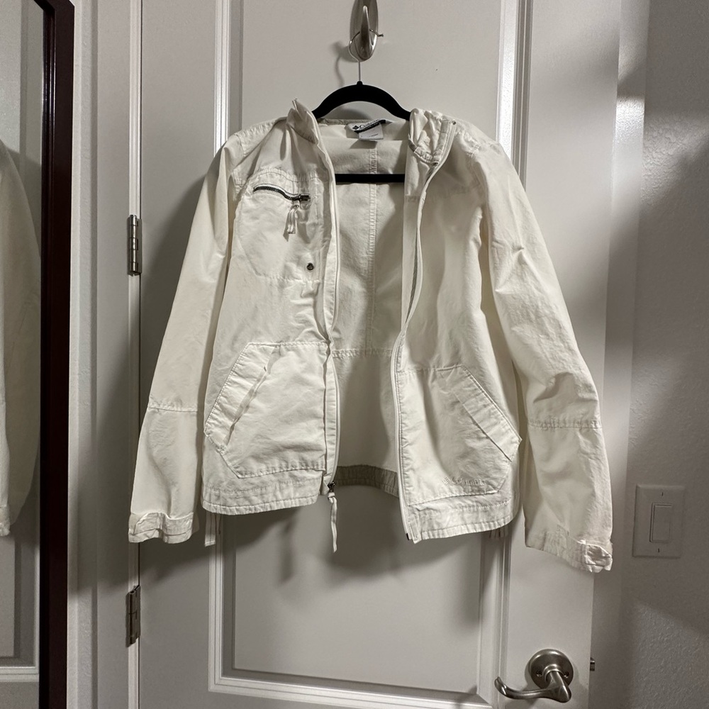 White/Cream Columbia lightweight jacket